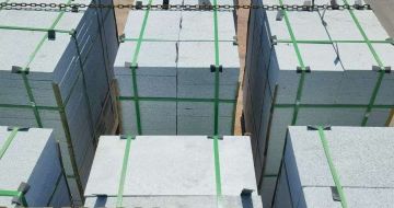 天水 芝麻白花岗岩5公分地铺石 花岗岩厂家工厂装车日常