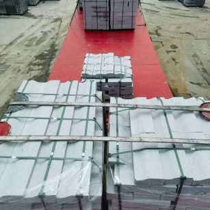 天水 芝麻白仿形加直形路沿石出货日常