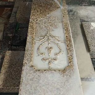 天水 黄金麻花岗岩异形加工雕刻栏杆大柱