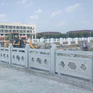 天水 白麻花岗岩荔枝面河道栏杆