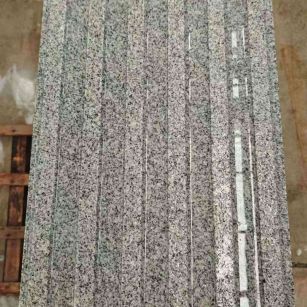 天水 芝麻白花岗岩荔枝面雕刻盲道，盲条