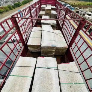 天水 黄金麻花岗岩荔枝面，光面毛板装车完成