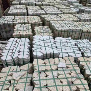 天水 黄金麻白麻花岗岩荔枝面地铺石(冰裂纹)