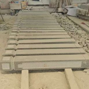 天水 芝麻白异形加工雕刻-栏杆大柱，方柱