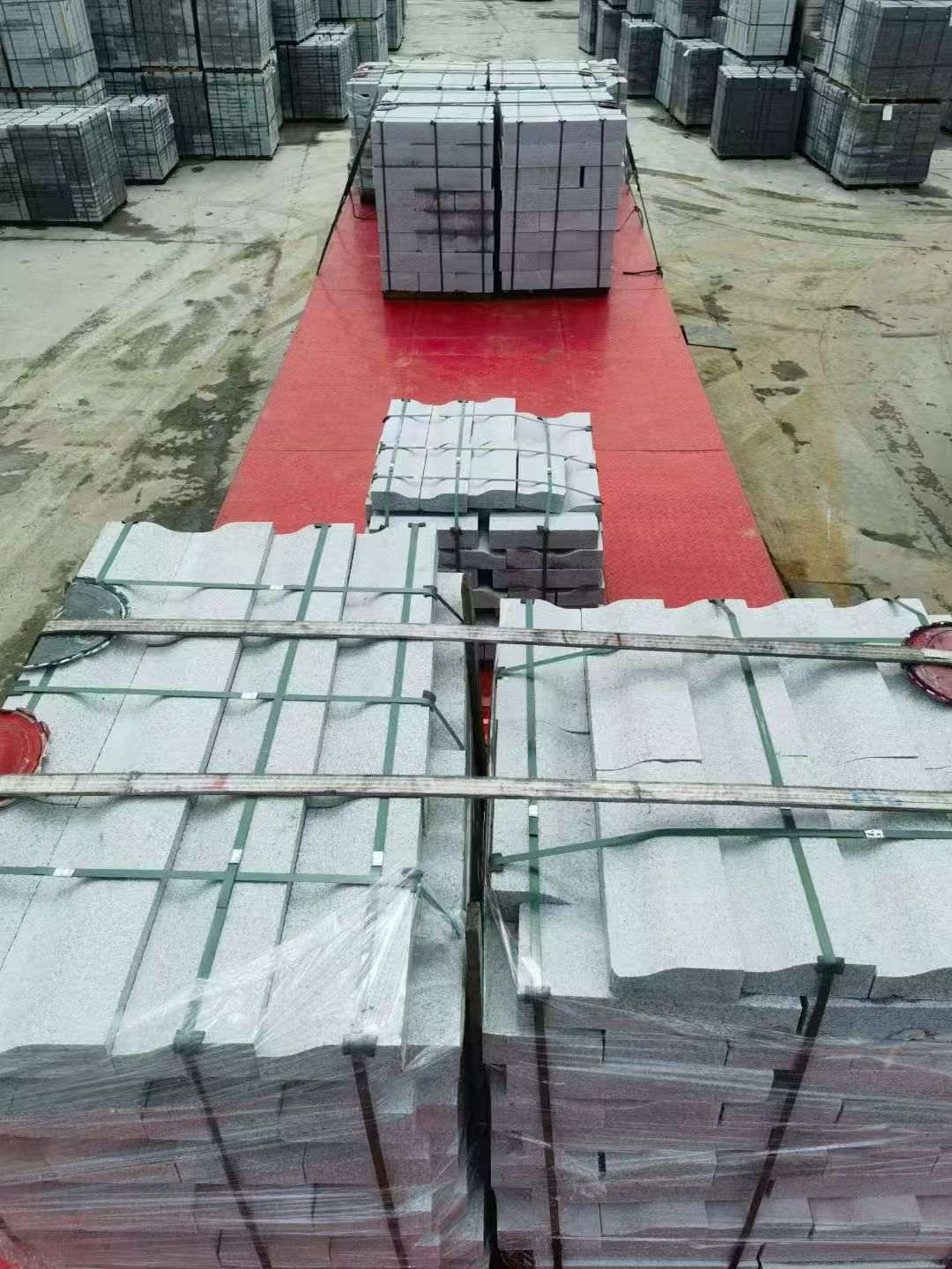 天水 芝麻白仿形加直形路沿石出货日常