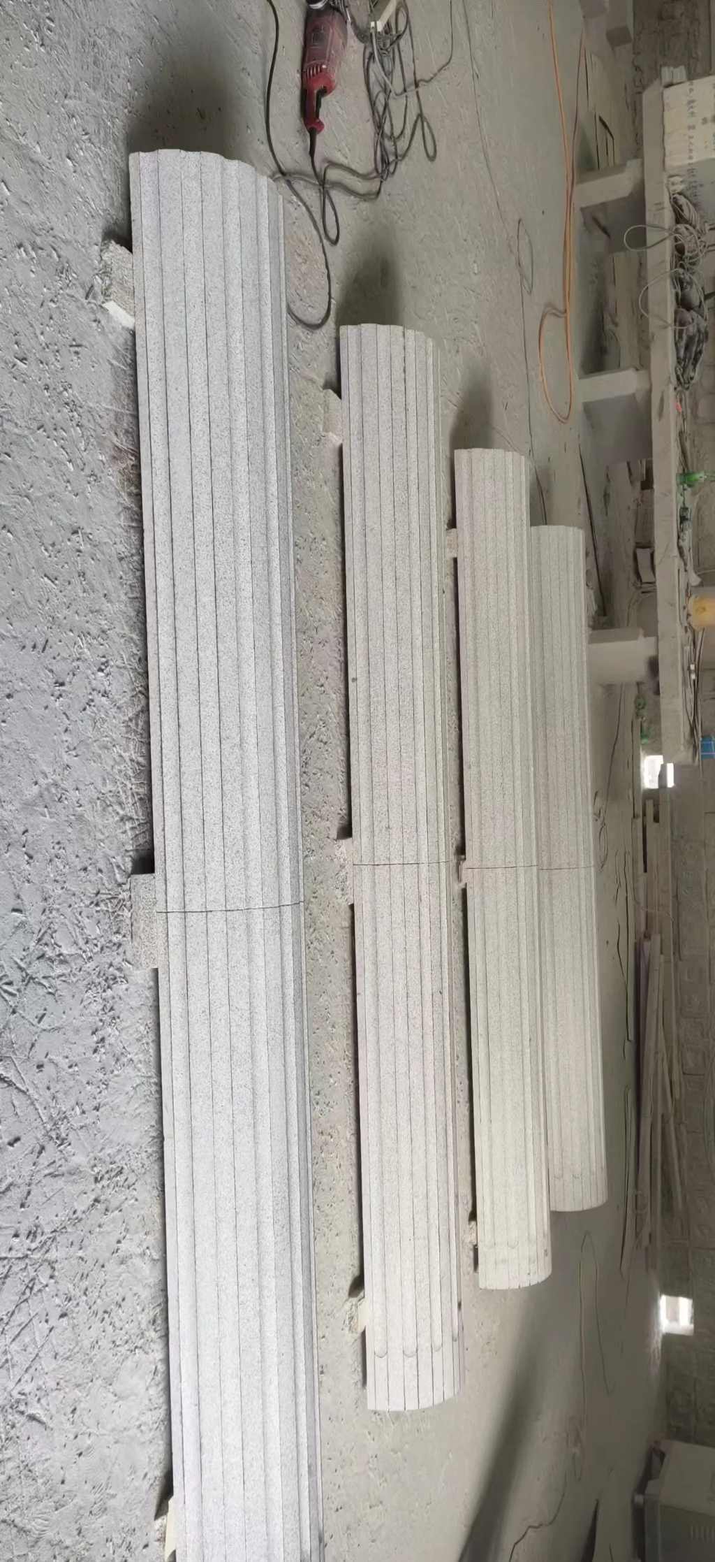 天水 花岗岩厂家带你看白麻花岗岩门楼大柱柱皮