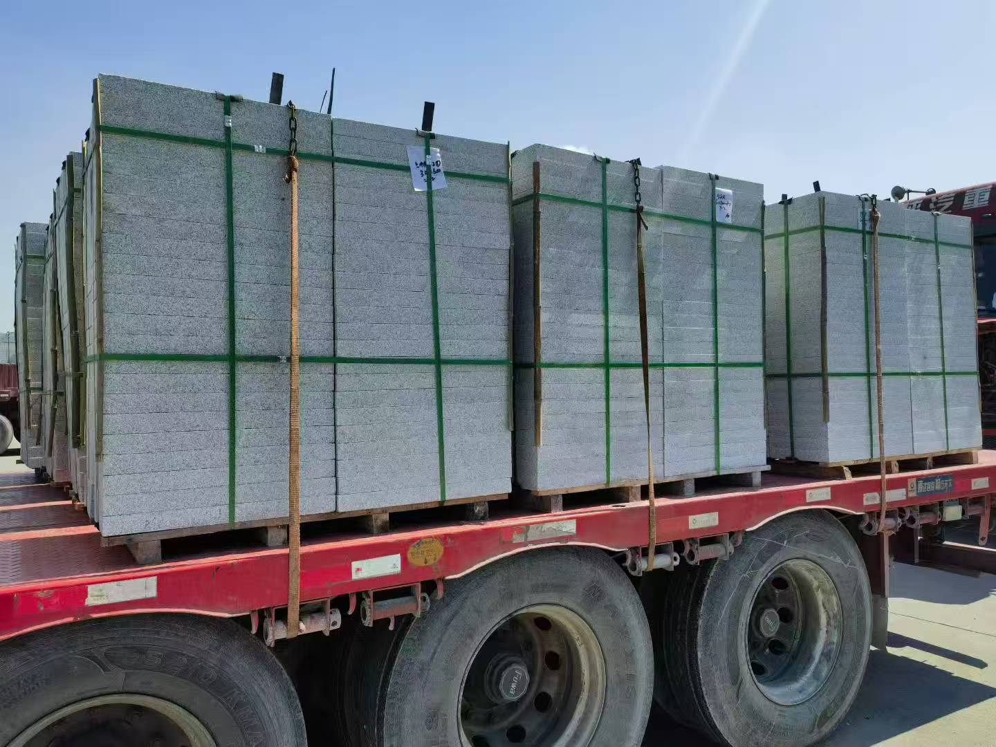 天水芝麻白花岗岩出货日常地铺石