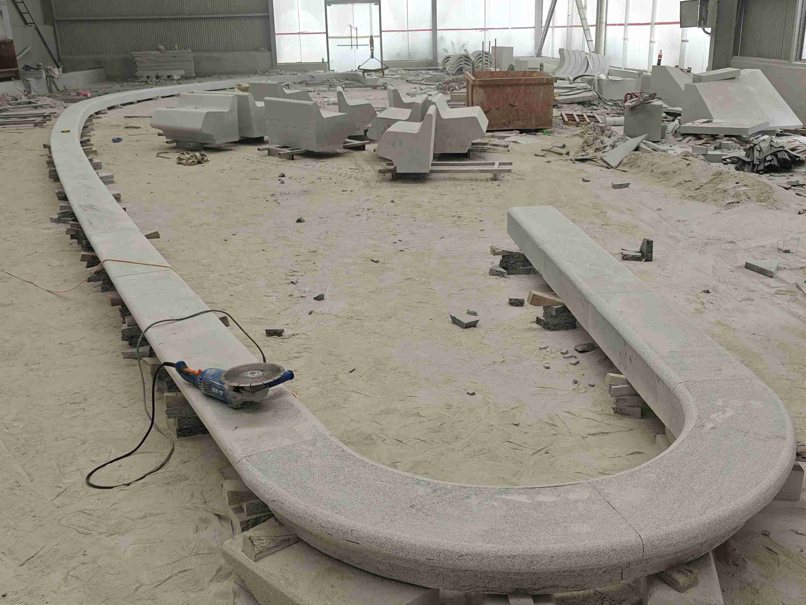 天水 芝麻白花岗岩弧形花坛石，坐凳石