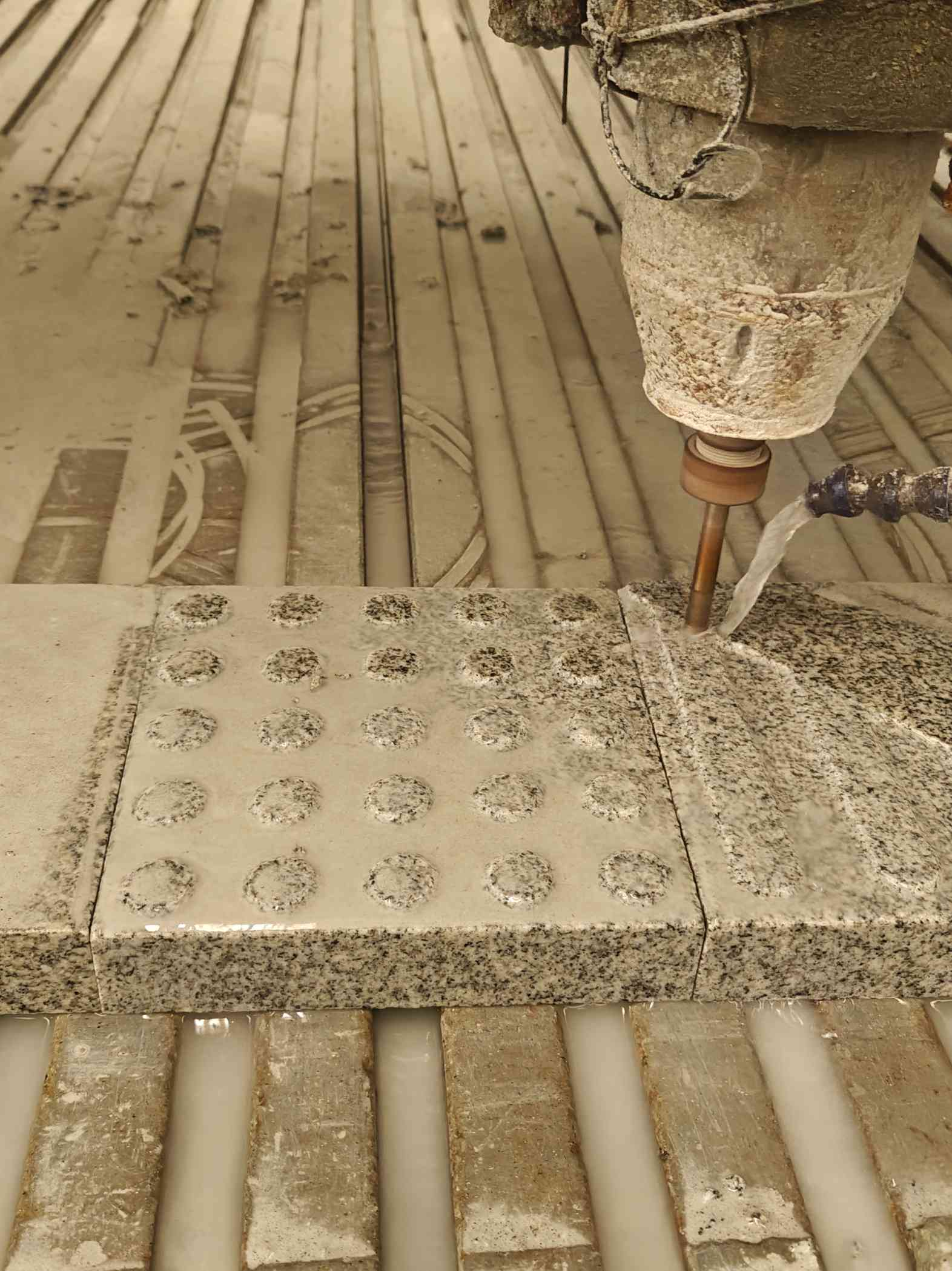 天水 芝麻白花岗岩石材盲人石、盲道石、盲点石