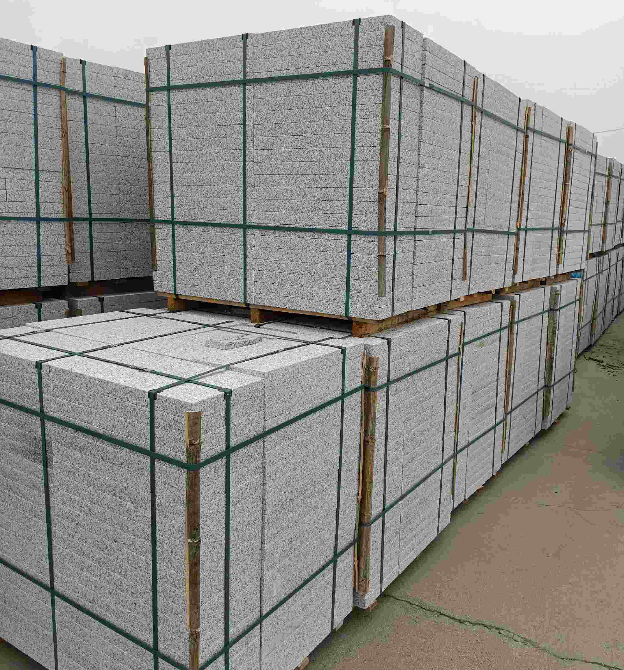 天水 白麻花岗岩石材荔枝面地铺石（300*600*50）