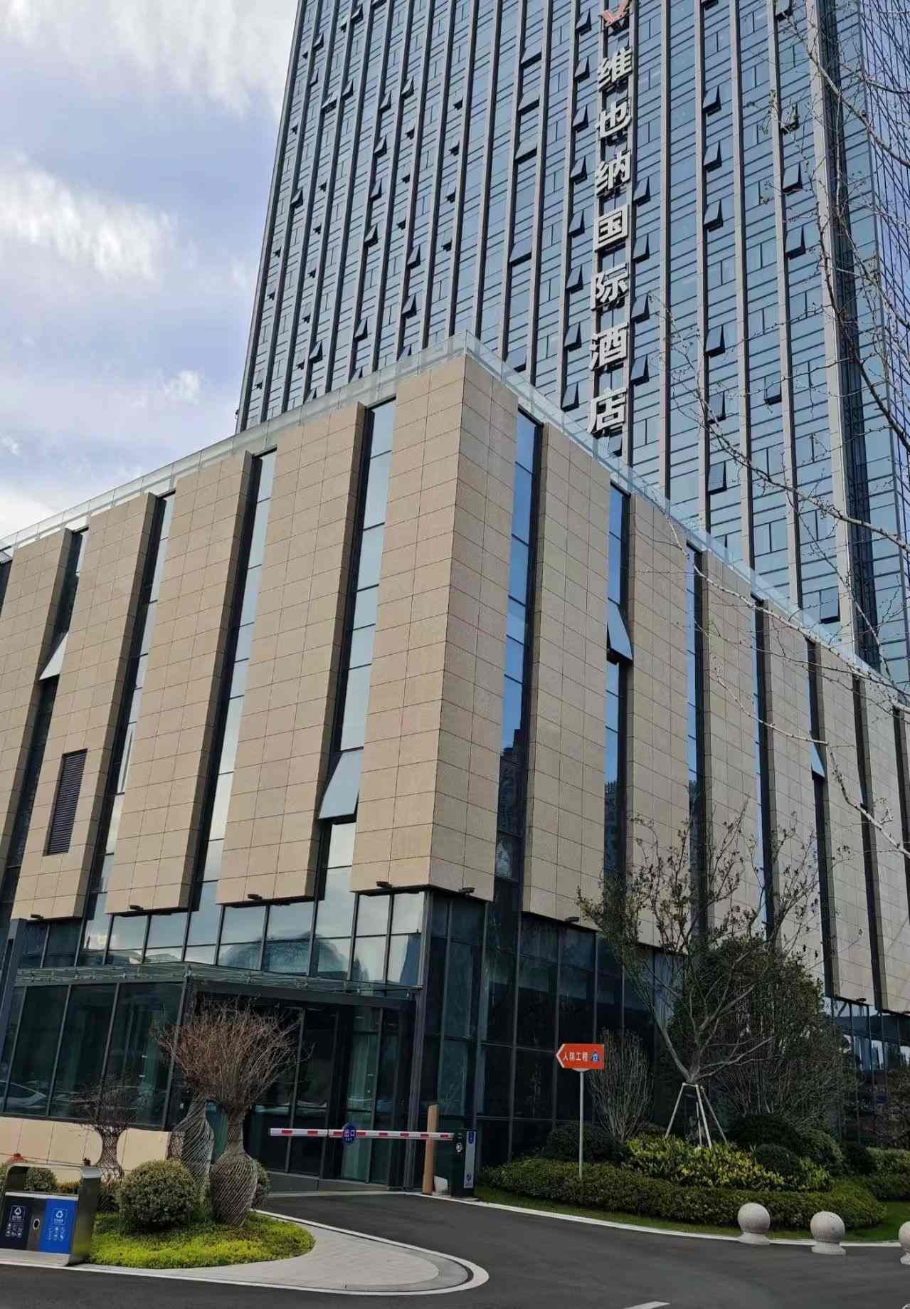 天水 黄金麻花岗岩外墙干挂