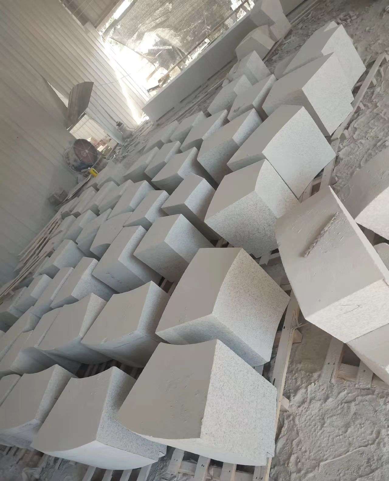 天水 白麻花岗岩异形坐凳