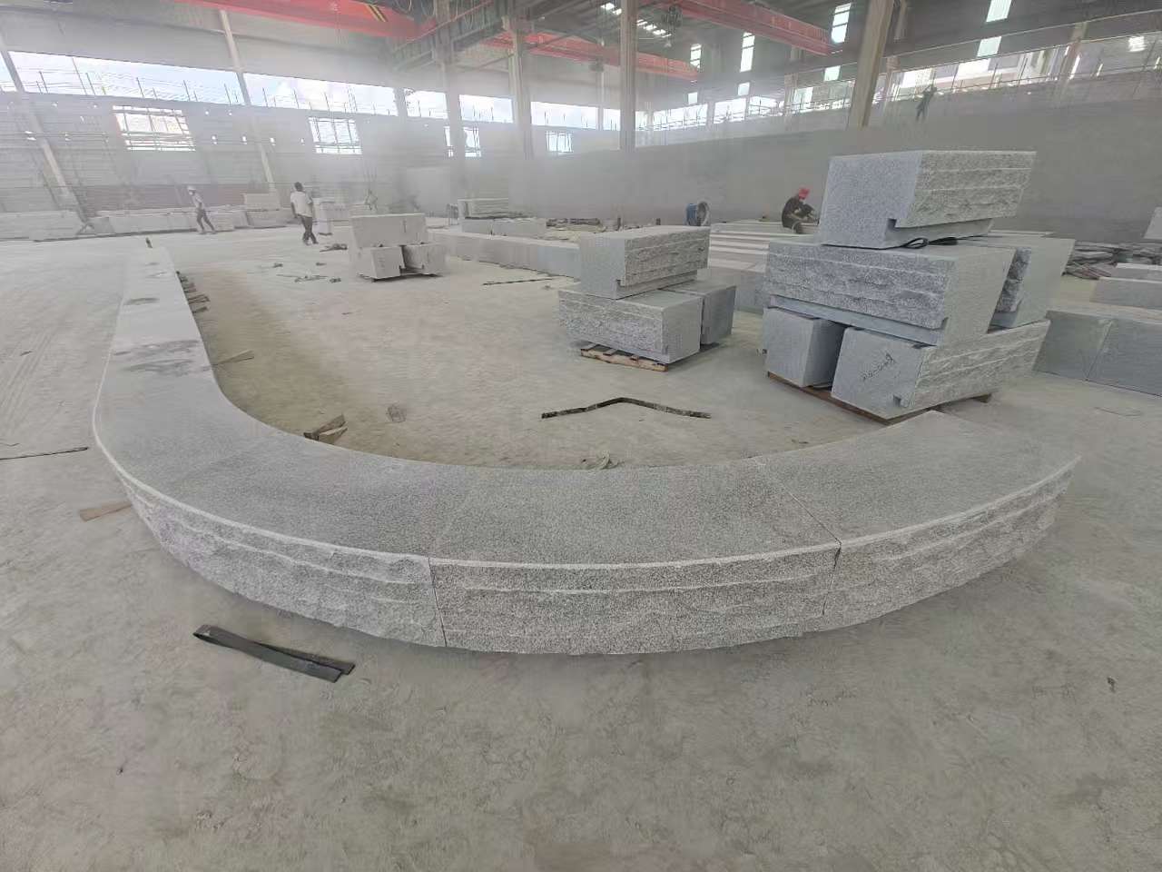 天水 芝麻白异形坐凳，自然面光面弧形加工