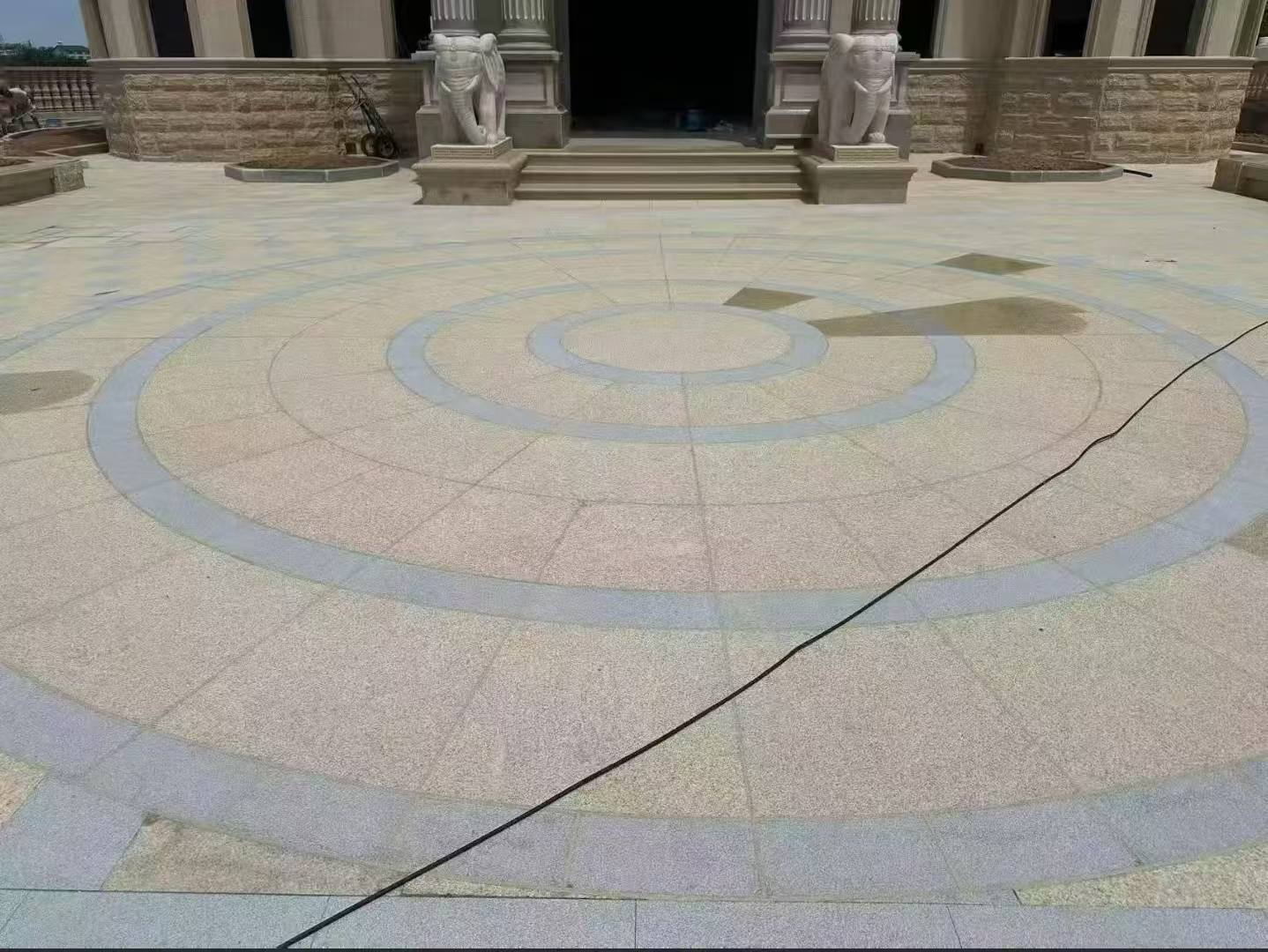 天水 黄金麻芝麻灰花岗岩石材地铺拼接效果