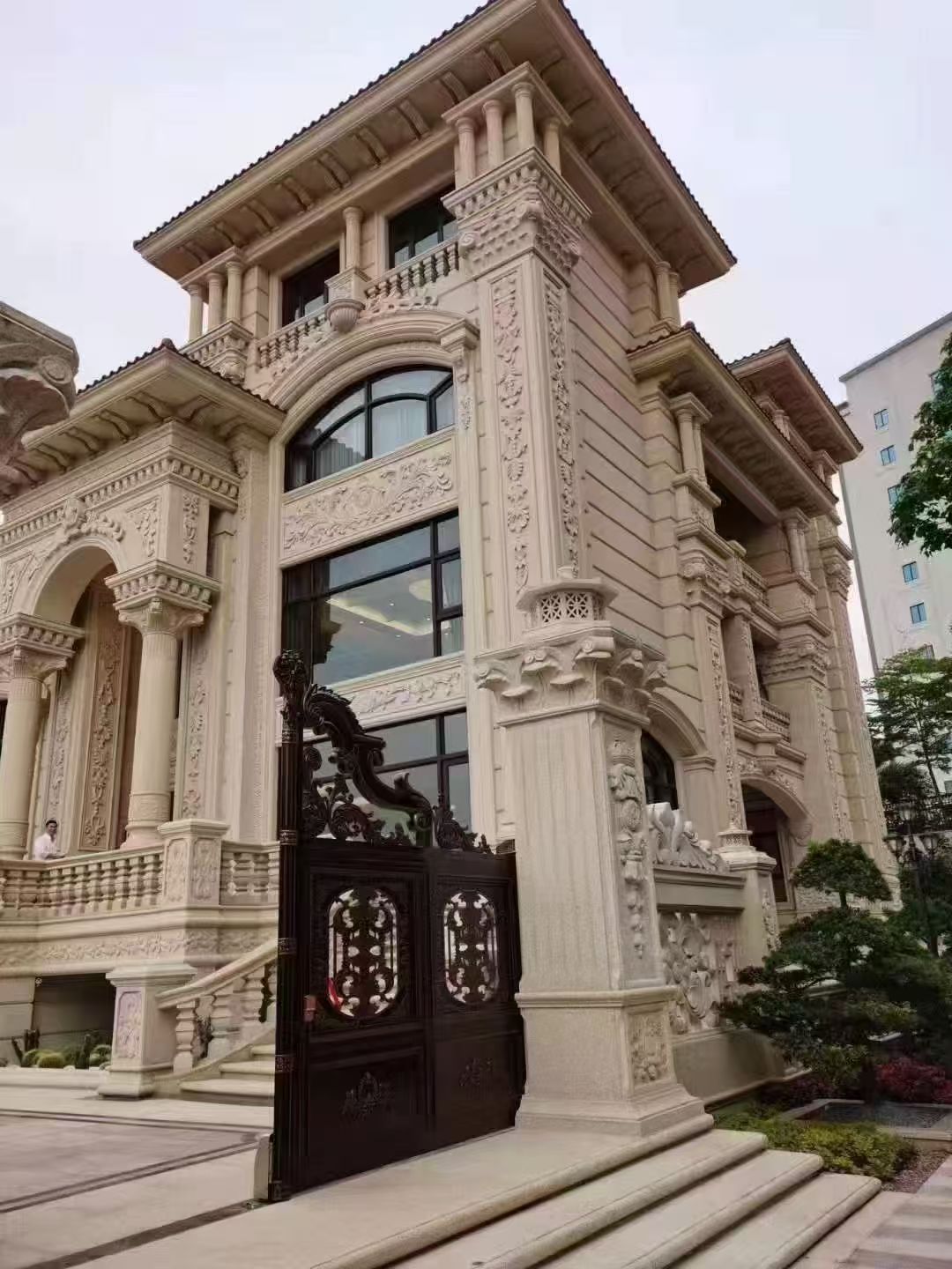 天水 黄金麻花岗岩别墅外墙干挂效果展示