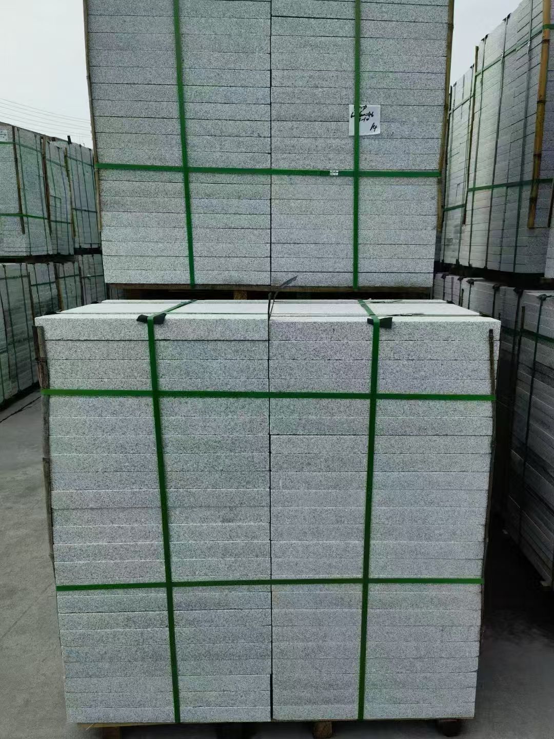 天水 芝麻白火烧，园林广场市政工程地铺石，1.8~5.0厚均有现货