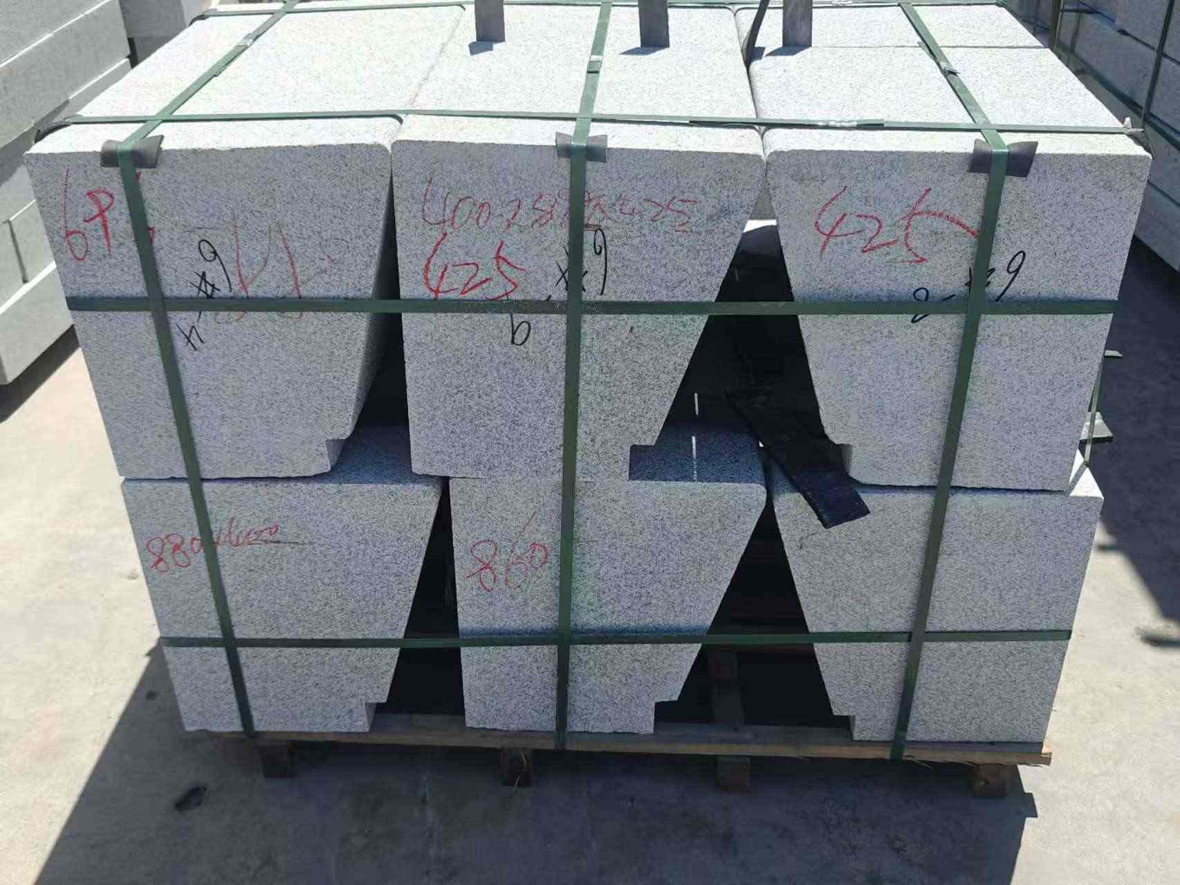 天水 芝麻白异形坐凳，石凳