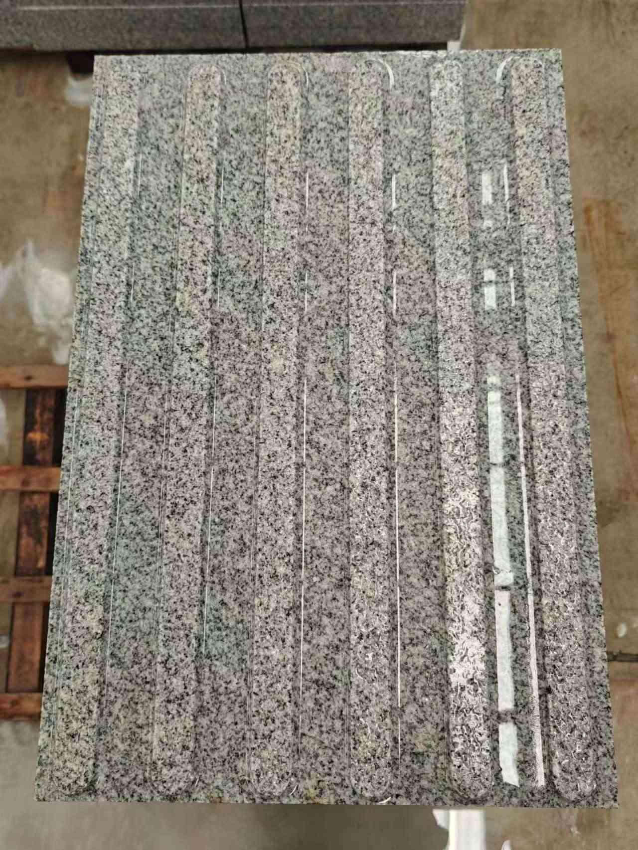 天水 芝麻白花岗岩荔枝面雕刻盲道，盲条