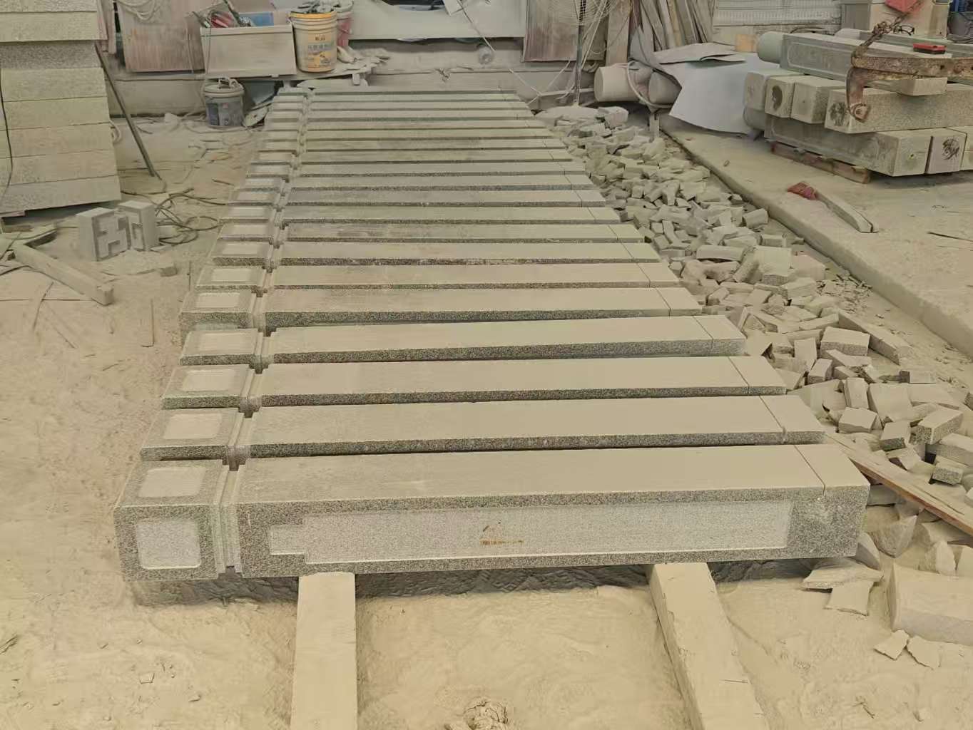 天水 芝麻白异形加工雕刻-栏杆大柱，方柱