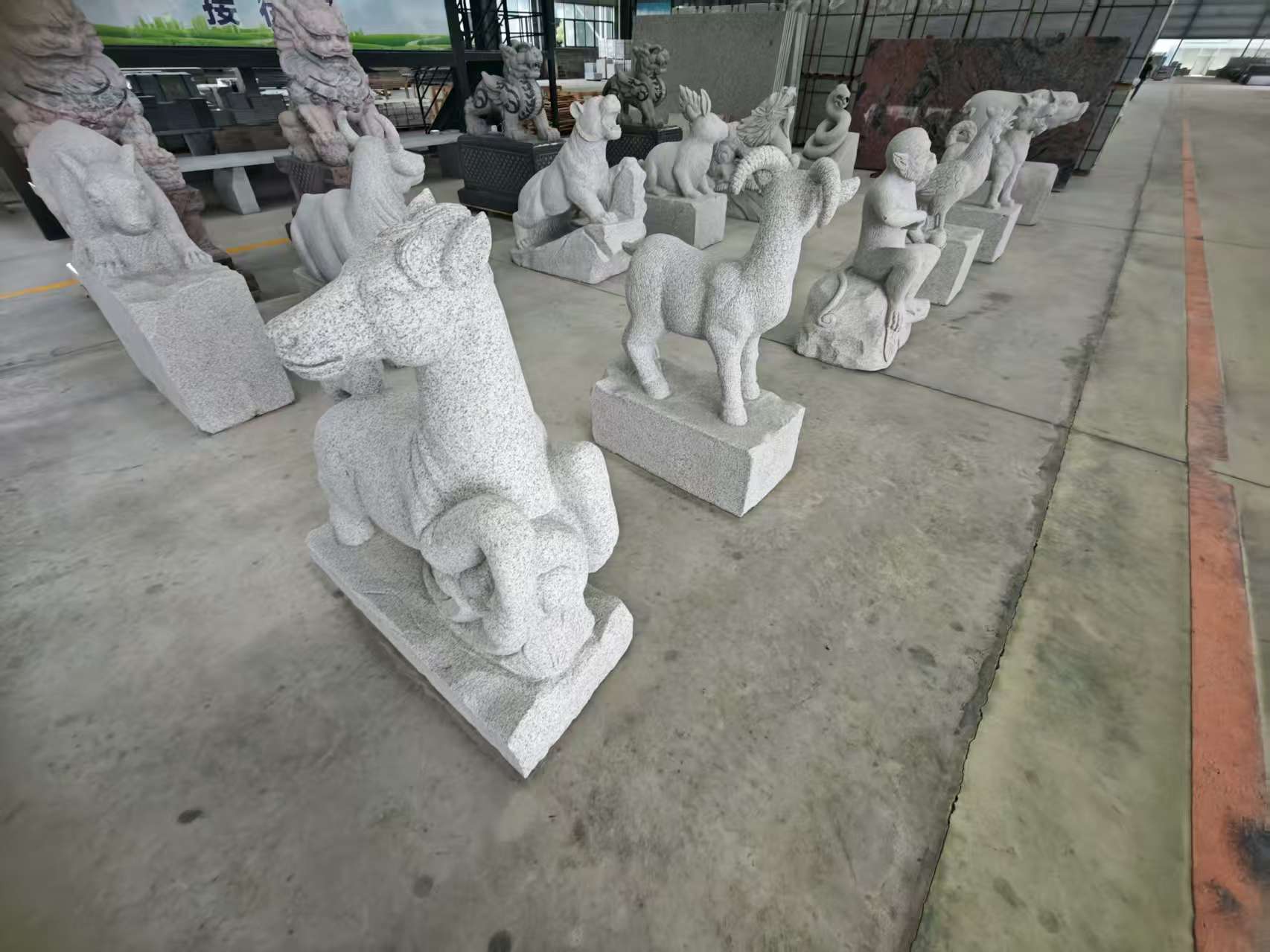 天水 芝麻白花岗岩造型立体雕刻——十二生肖